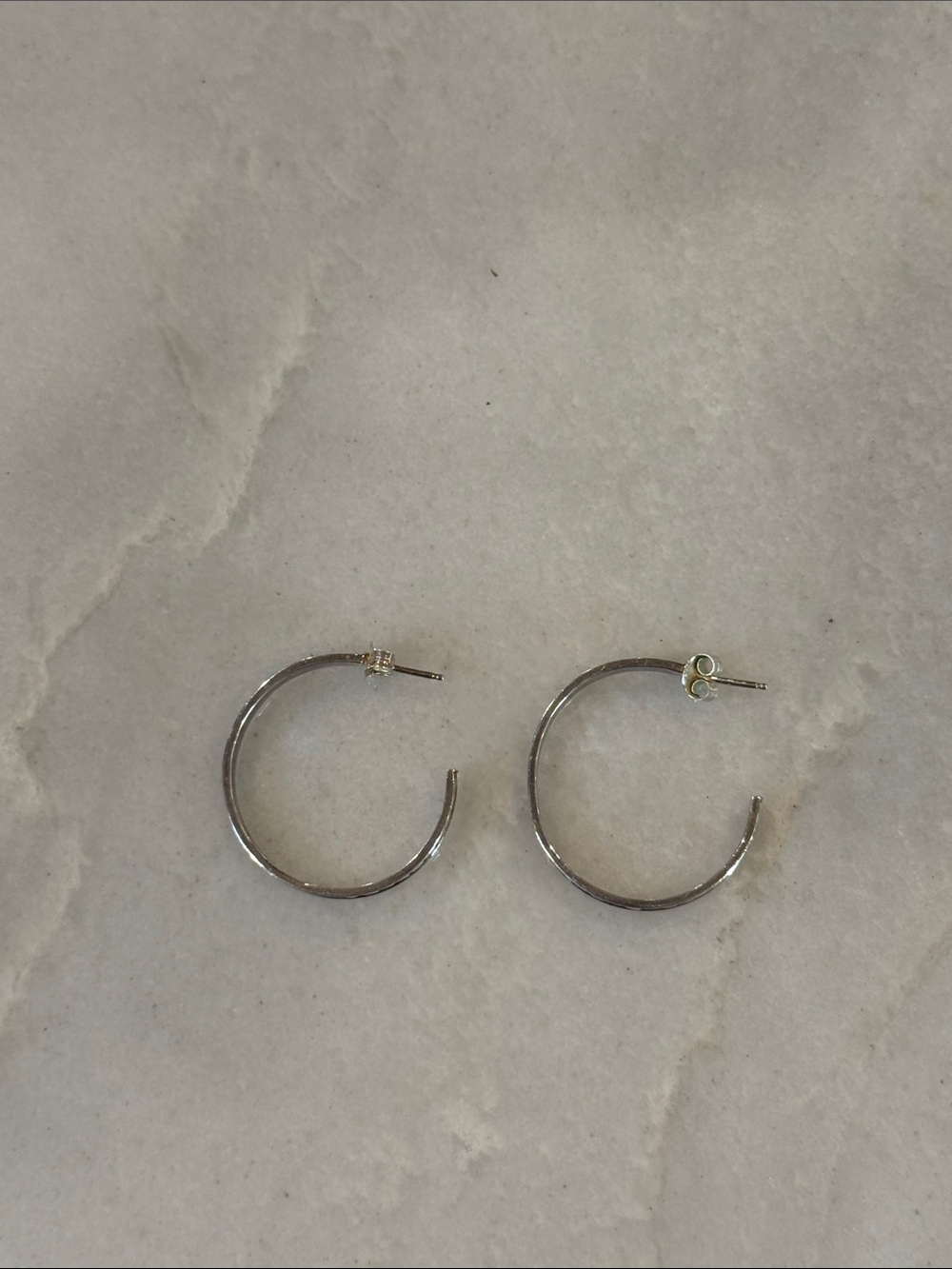 • Anna Beck • EUC • CLASSIC LARGE HOOP DISC EARRING IN GOLD/SILVER - Picture 10 of 15
